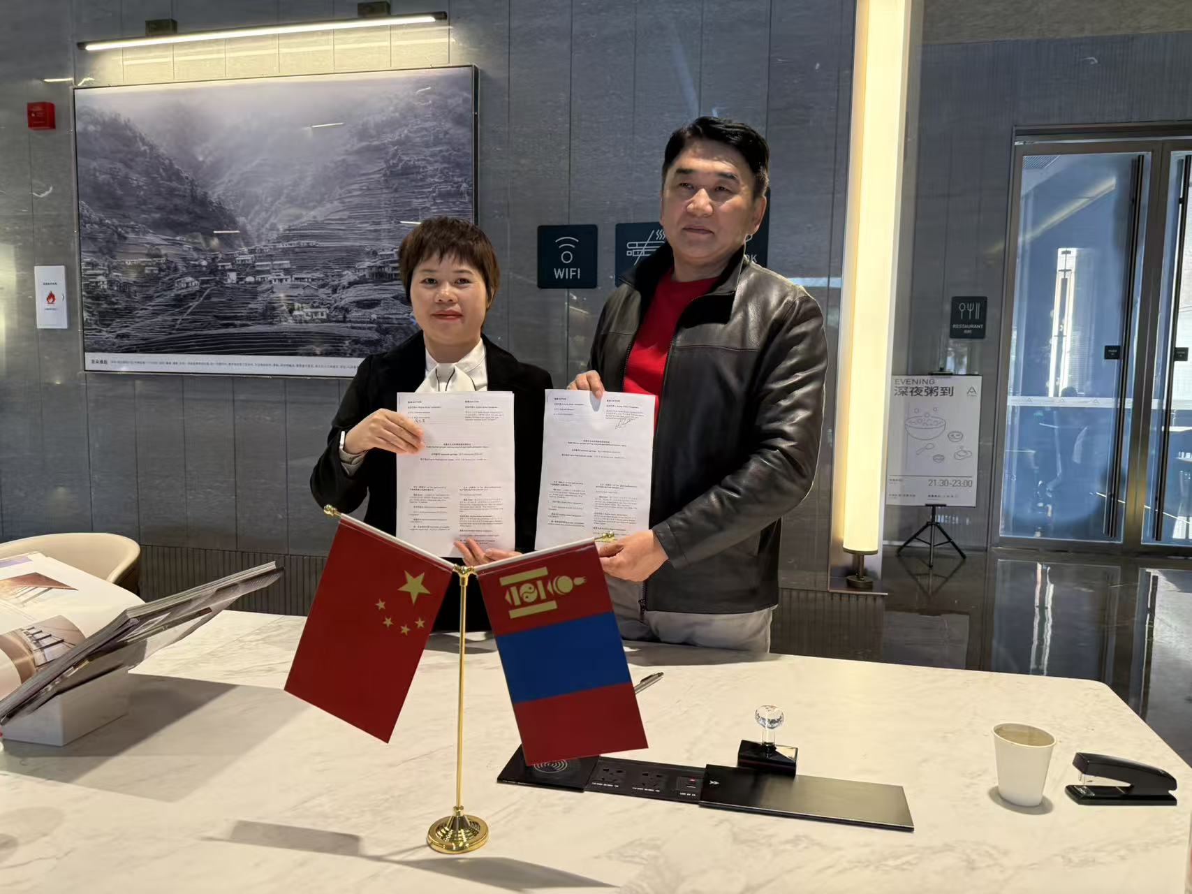 Ningbo Blue Fuji Elevator Co., Ltd. unterzeichnet exklusive Vertriebsvereinbarung mit mongolischem Kunden für den mongolischen Markt